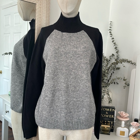 Karen Kane Turtleneck - Picture 3 of 6